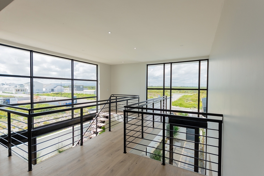 4 Bedroom Property for Sale in Dwarskersbos Western Cape